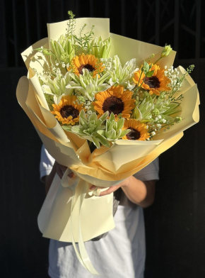 Bó Hoa Lyly mix hoa hướng dương