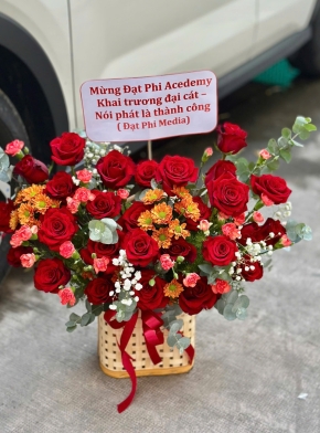 Giỏ Hoa Mĩ tone đỏ sang trọng