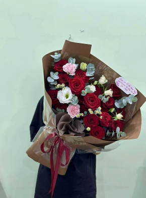 Bó Hoa Hồng Đỏ Mix Cát Tường Siêu Xinh