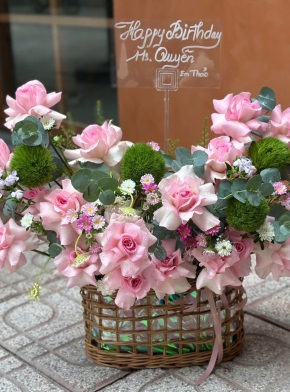 Giỏ hoa Hồng Pastel Dịu Dàng