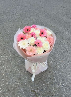 Bó Hoa Hồng Mix Đồng Tiền Siêu Dễ Thương