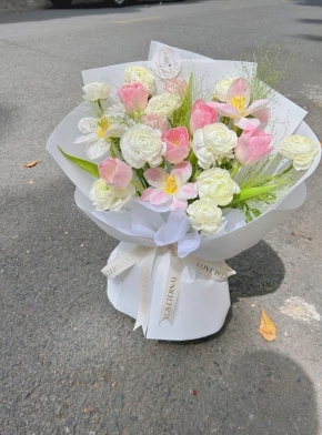 Bó Hoa Mix Tulip Và Mao Lương Siêu Tinh Tế