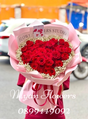 Bó Hoa Hồng Đổ Hình Trái Tim Siêu Xinh