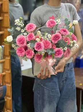 Giỏ Hoa Hồng Siêu Cute