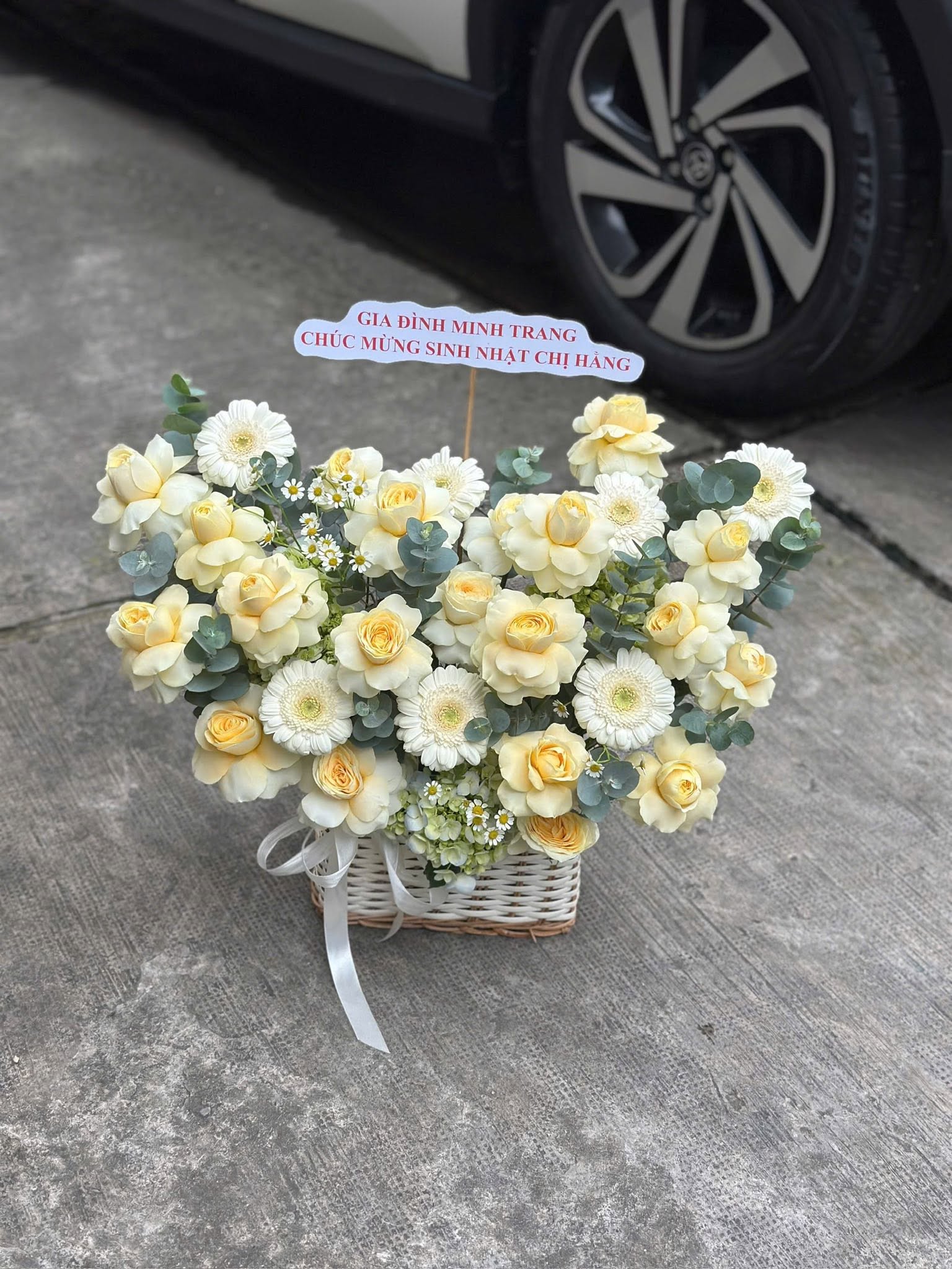 giỏ hoa khai trương tại Bình Tân