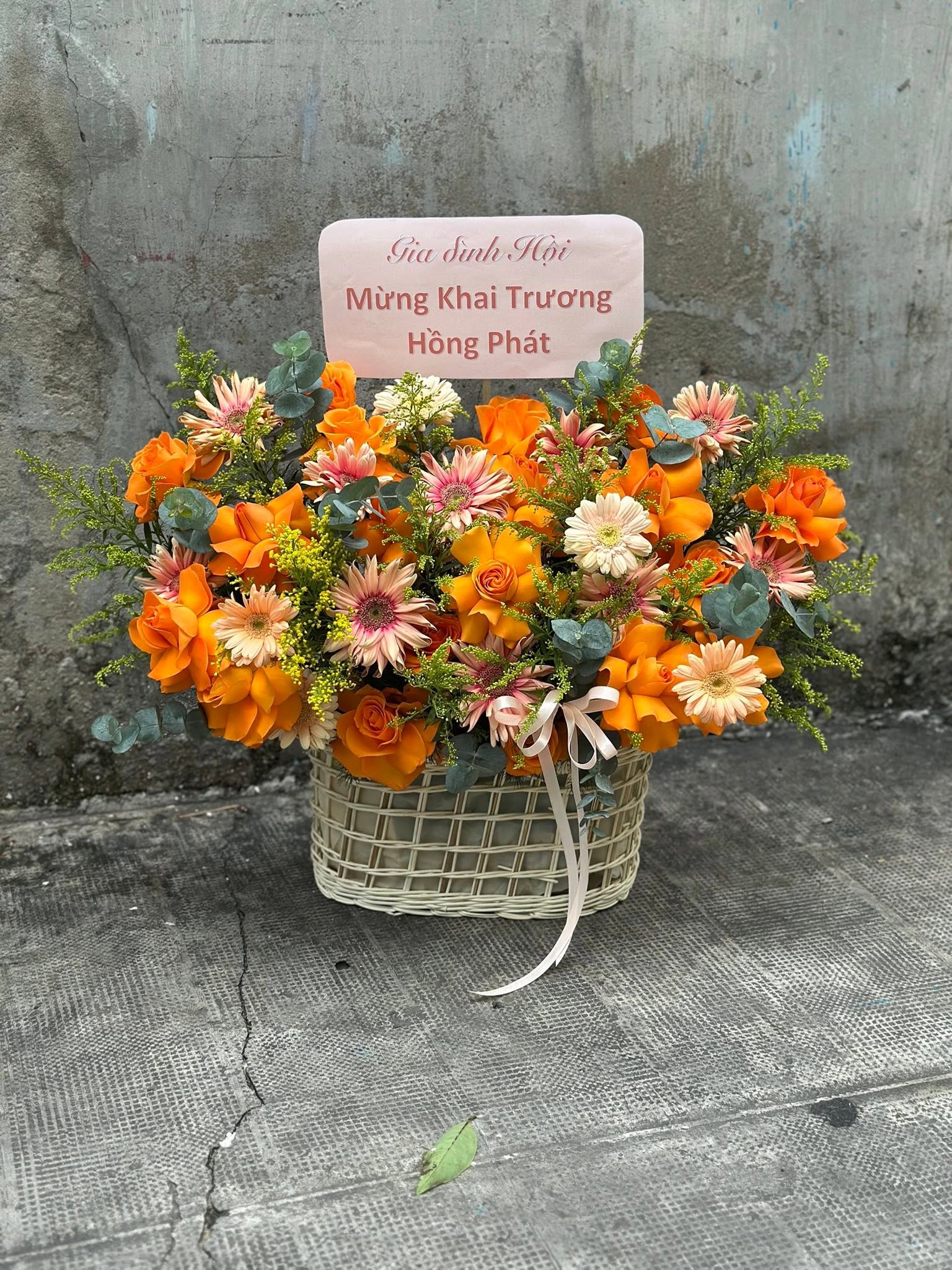 giỏ hoa khai trương tại Bình Tân